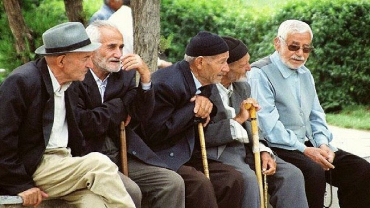 ۳۸ درصد از سالمندان خمین بیمار پر خطر هستند ۳۸ درصد از سالمندان خمین بیمار پر خطر هستند