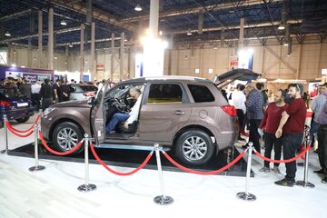 استقبال جوانان مشهدی از تارا و هایما S۷ آپشنال در نمایشگاه خودرو