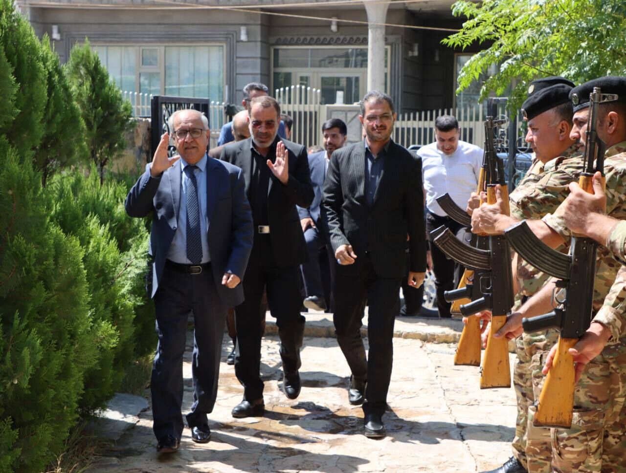 تاکید استانداران کردستان و حلبچه عراق بر توسعه روابط فرهنگی و اقتصادی تاکید استانداران کردستان و حلبچه عراق بر توسعه روابط فرهنگی و اقتصادی