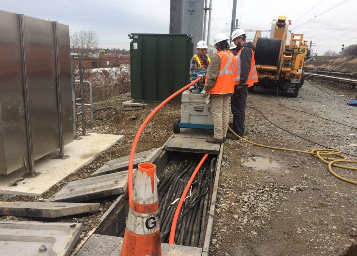 عقبماندگی کرمان در توسعه فیبر نوری/مدیرکل ارتباطات: نباید مثل گذشته دستدست کنیم