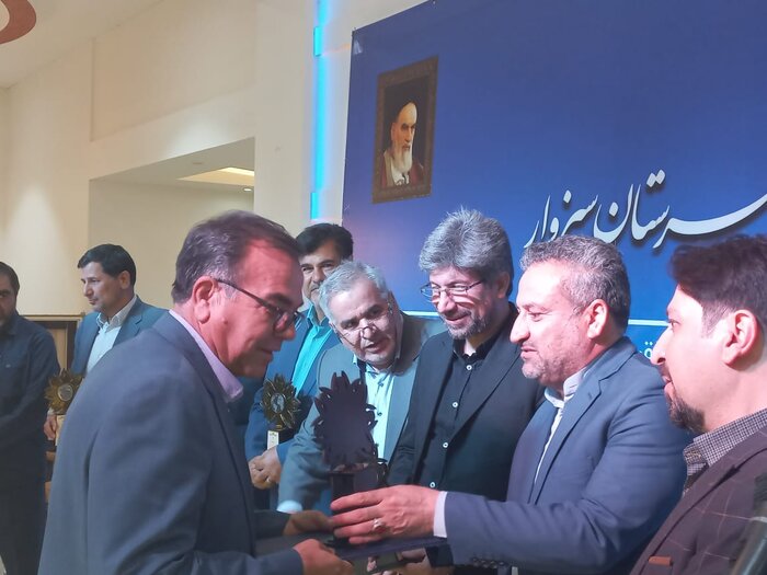 تعاونیها در مردمی کردن اقتصاد نقش مهمی دارند