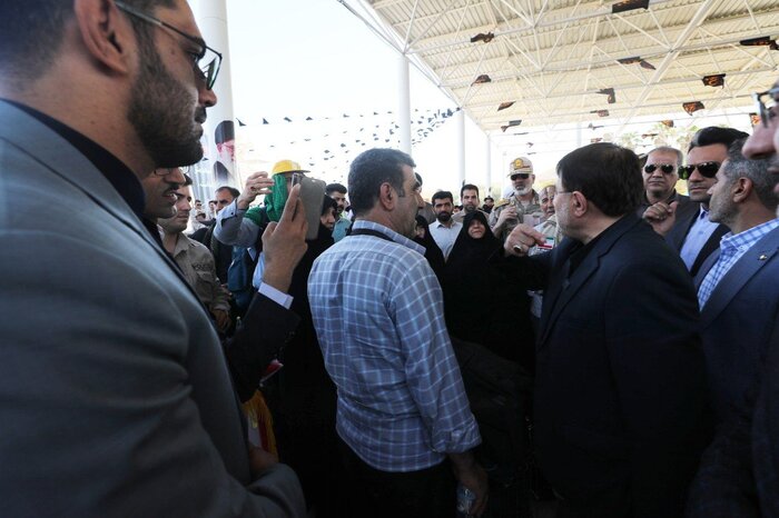 مسوولان عراقی برای پذیرش انبوه زائران از مرز منذریه در روزهای آینده آماده باشند