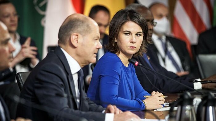 از ترمیم روابط ریاض و ابوظبی با تهران تا دست و پا زدن صهیونیست ها برای ایجاد اختلال در توافق هسته ای