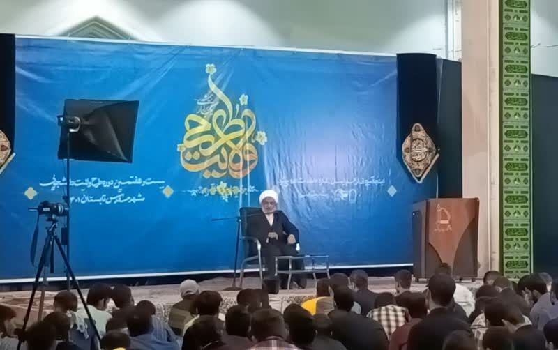 آقاتهرانی: حرکت در مسیر ولایت ما را زودتر به مقصد میرساند