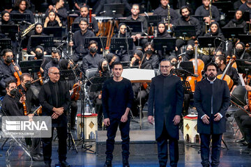 Le spectacle religieux et musical  "Porte-étendard" dans la salle de Vahdat