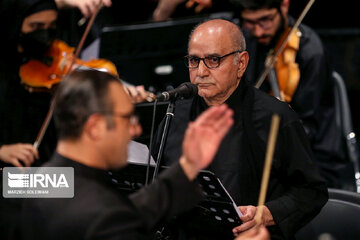 Le spectacle religieux et musical  "Porte-étendard" dans la salle de Vahdat