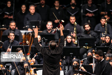 Le spectacle religieux et musical  "Porte-étendard" dans la salle de Vahdat