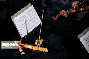 Le spectacle religieux et musical  "Porte-étendard" dans la salle de Vahdat