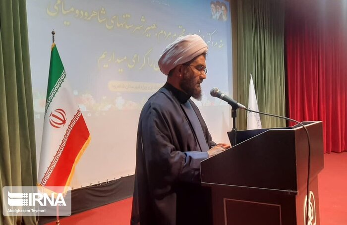 امام جمعه رسالت مهمی در تبیین اصول راهبری نظام جمهوری اسلامی دارد