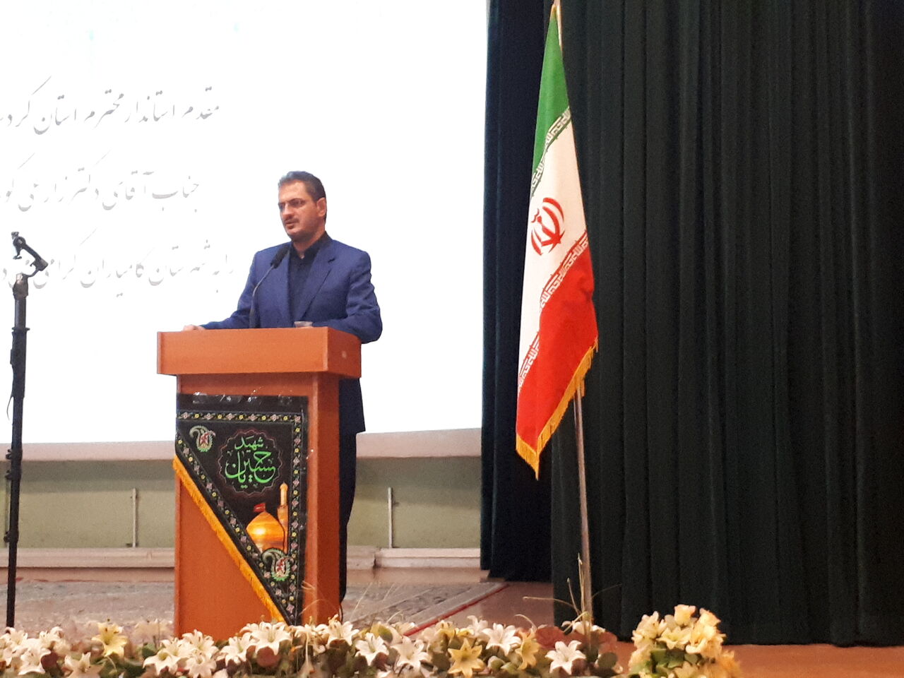 استاندار کردستان: آزادگی و حقیقت طلبی امامحسین(ع) نقطه اشتراک مسلمانان شده است استاندار کردستان: آزادگی و حقیقت طلبی امامحسین(ع) نقطه اشتراک مسلمانان شده است