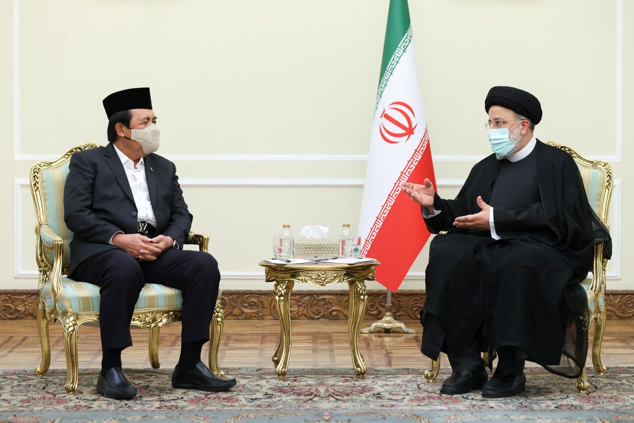 ایران انڈونیشیا کیساتھ  کثیر الجہتی تعلقات کو فروغ دینے میں سنجیدہ ہے: صدر رئیسی