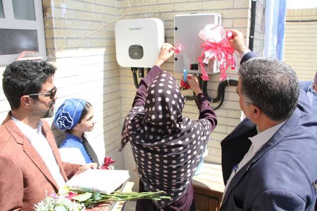 نصب چهار هزار سامانه خورشیدی حمایتی در یزد آغاز شد