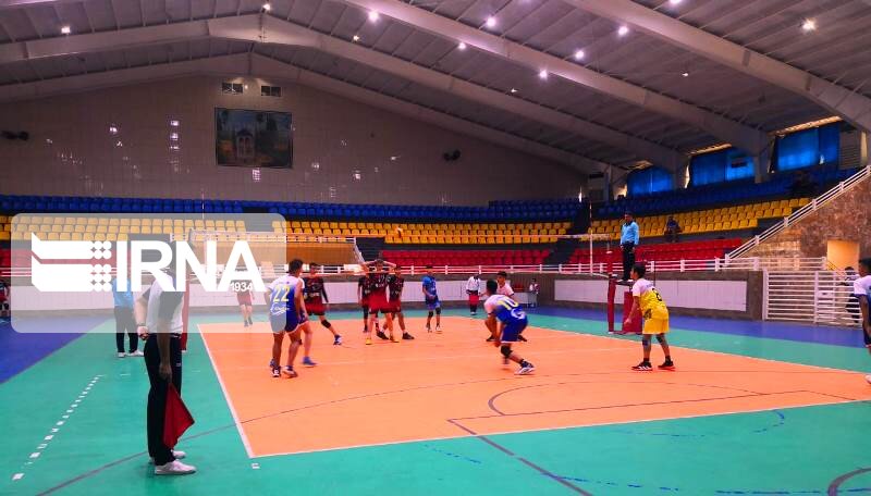 رقابت های والیبال زیر ۱۶ سال پسران کشور در شیراز آغاز شد