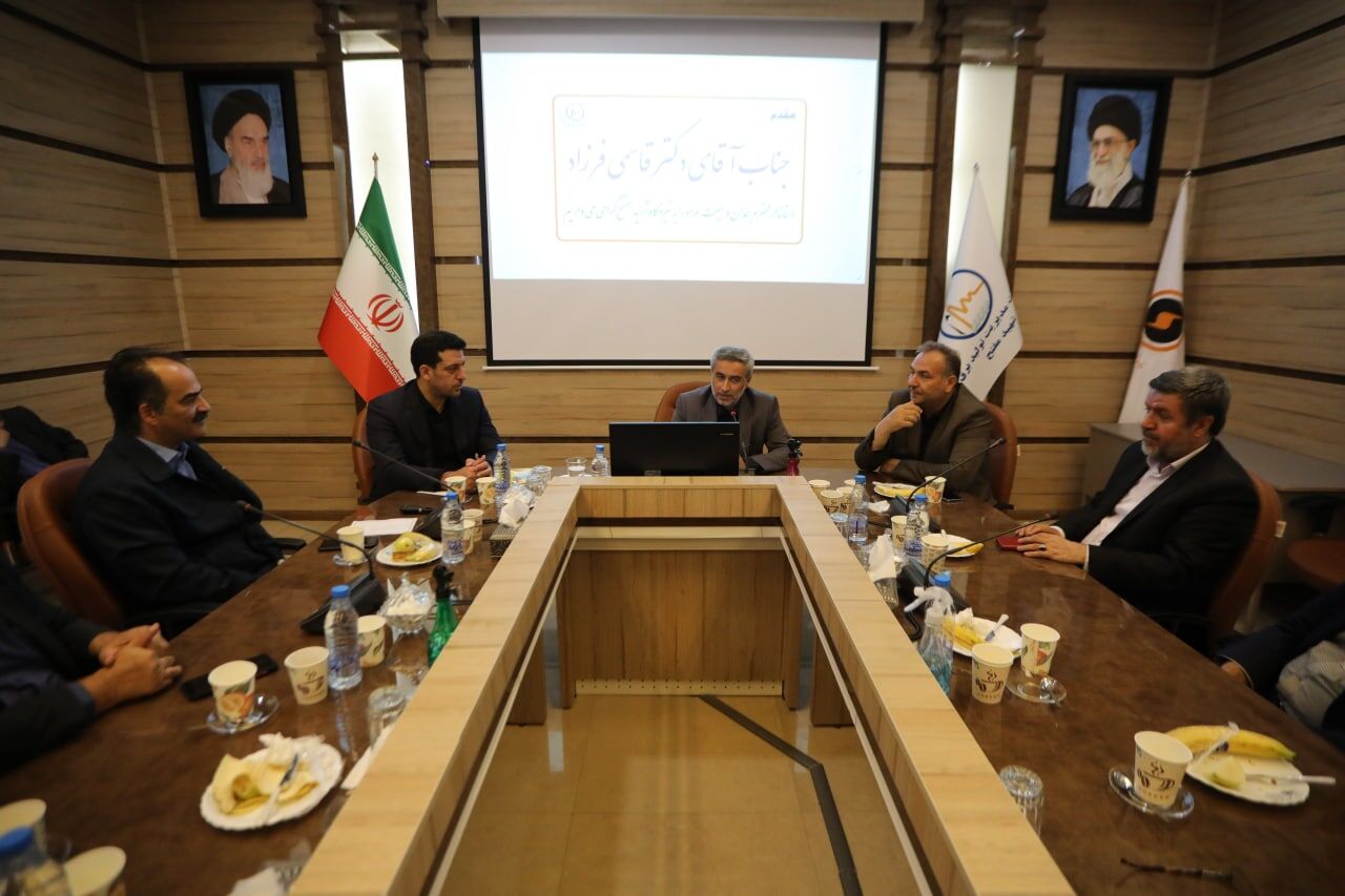 استاندار همدان: کاهش مصرف آب باید در دستور کار واحدهای تولیدی استان قرار گیرد