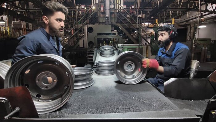 استاندار خراسان رضوی: ایجاد طرحهای توسعهای در حوزه قطعات خودرو اولویت دارد