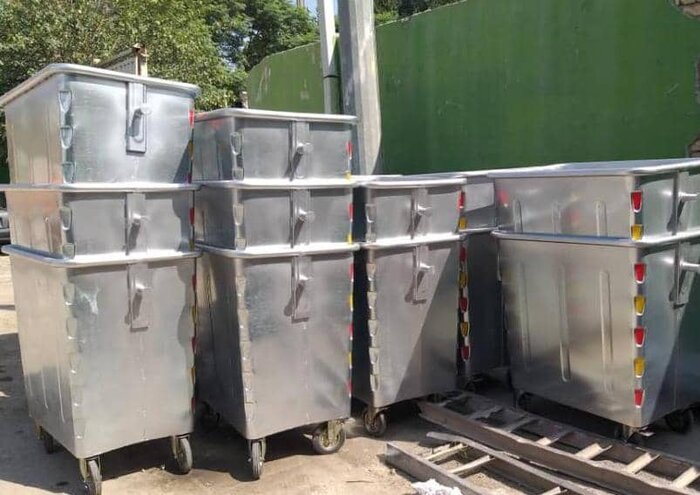 توزیع بستههای لوازمالتحریر بین کودکان کمبرخوردار/جلوگیری از ساخت وساز در مرادآباد تهران