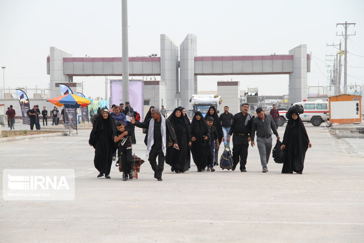 وزير الداخلية الايراني: نحو نصف مليون من زوار الاربعين الايرانيين عادوا الى البلاد