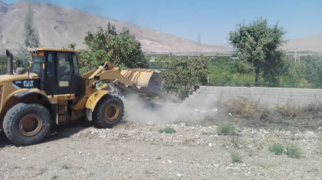 تخریب ۴ قطعه باغ شهری غیرمجاز در فسا تخریب ۴ قطعه باغ شهری غیرمجاز در فسا