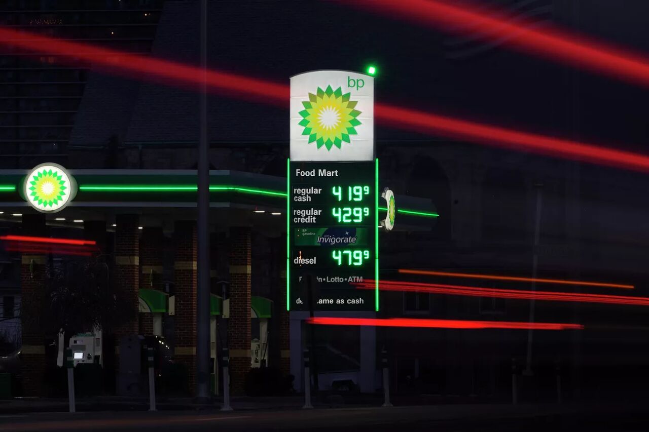 رئیس خزانه داری آمریکا به خطر افزایش قیمت نفت در زمستان اعتراف کرد
