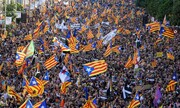 هزاران نفر از جدایی طلبان کاتالان در بارسلون اسپانیا تظاهرات کردند
