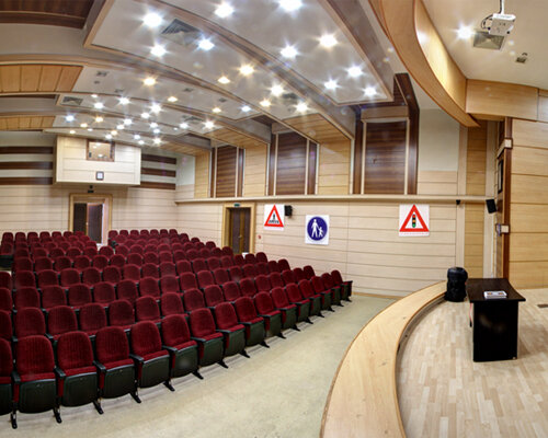 خراسان رضوی به ازای هر ۸۴۷ نفر یک صندلی در سینماهایش دارد