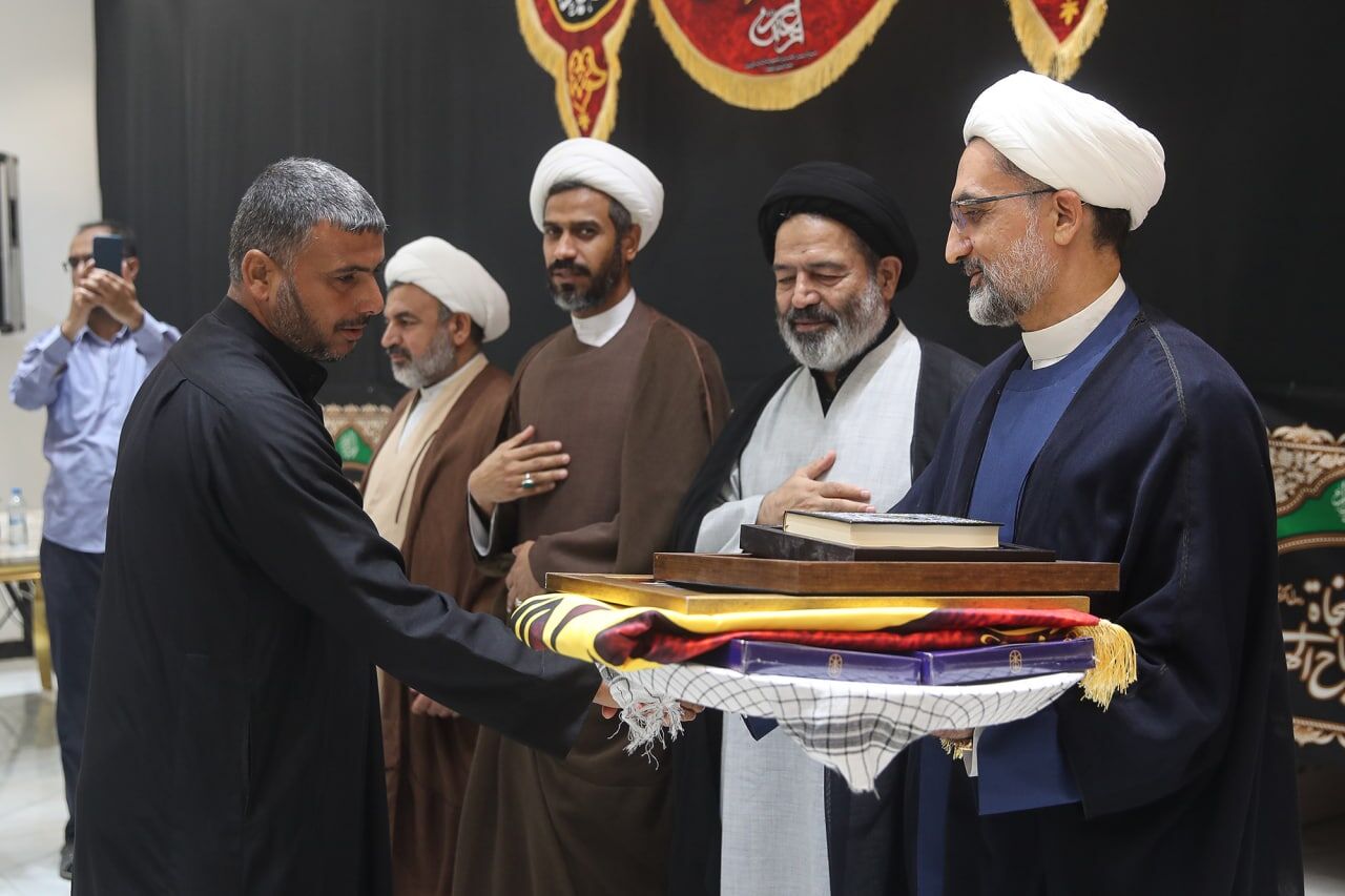 50 موکبدار عراقی تجلیل شدند / نواب: کاری که شما میکنید در تاریخ بینظیر است