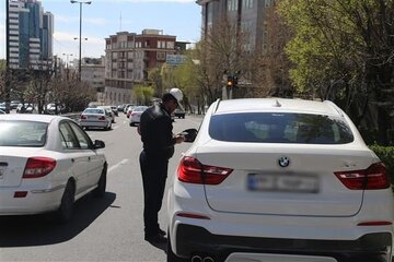 خودرو سواری با ۸۰ میلیون ریال خلافی در اقلید فارس توقیف شد
