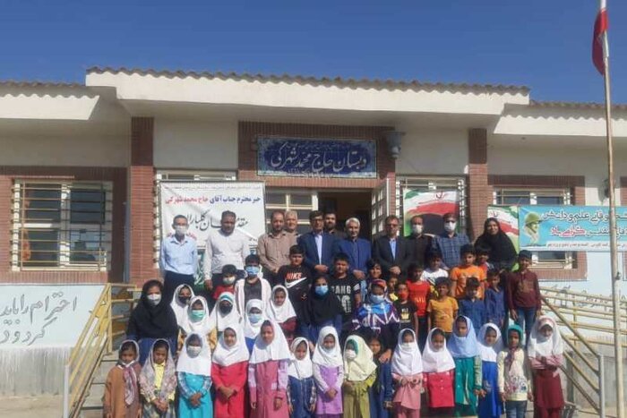 ۴۰ دانش آموز روستای فیضیه گنبدکاووس لوازم تحریر و سبد کالا دریافت کردند