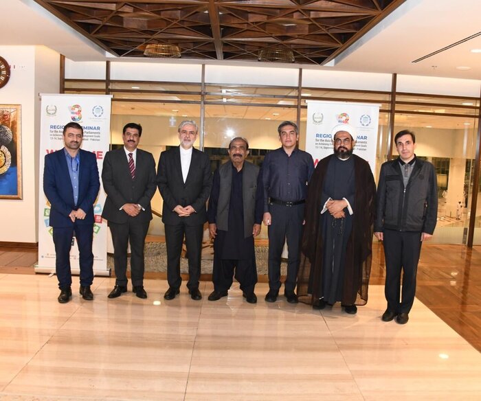 امضای ۱۷ سند همکاری توسط رئیسی در حاشیه اجلاس شانگهای تا روند کاهشی دلار