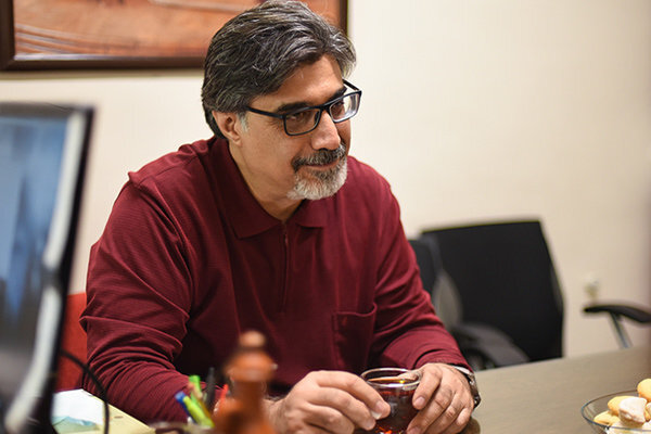 ناهنجاری در رعایت حقوق ناشر و نویسنده/ ترجمههای موازی رقابت میآفریند