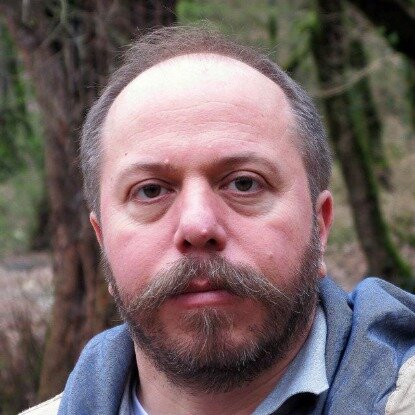 ناهنجاری در رعایت حقوق ناشر و نویسنده/ ترجمههای موازی رقابت میآفریند