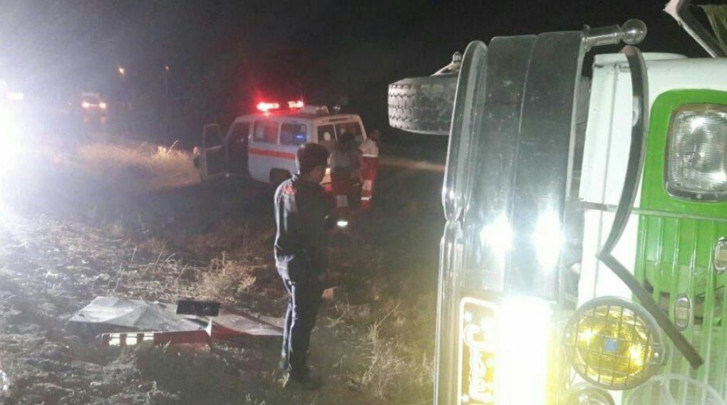 ۱۸ حادثه دیده واژگونی مینی بوس در محور نیشابور  امدادرسانی شدند