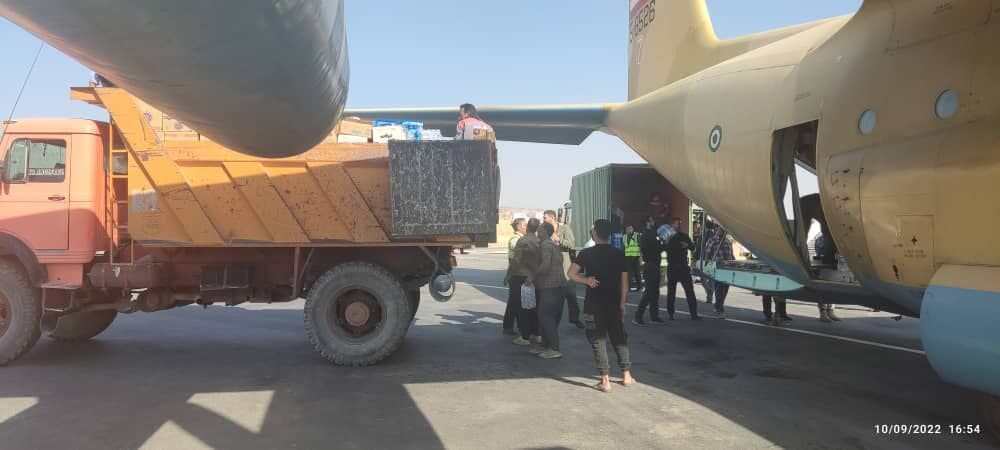 گسیل امکانات وزارت دفاع برای خدمات‌رسانی به زائران اربعین/ارسال هوایی اقلام ضروری به گذرگاه‌های مرزی منتهی به عراق