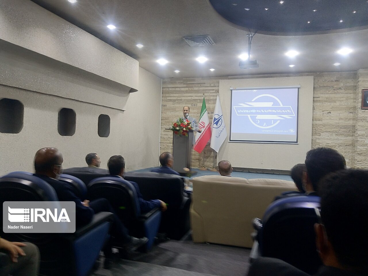 معاون استاندار هرمزگان: کمک به تامین زمین باند دوم فرودگاه بندرعباس در دستور کار است معاون استاندار هرمزگان: کمک به تامین زمین باند دوم فرودگاه بندرعباس در دستور کار است