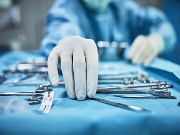 عمل جراحی تعویض کامل مفصل لگن برای اولین بار در میرجاوه انجام شد