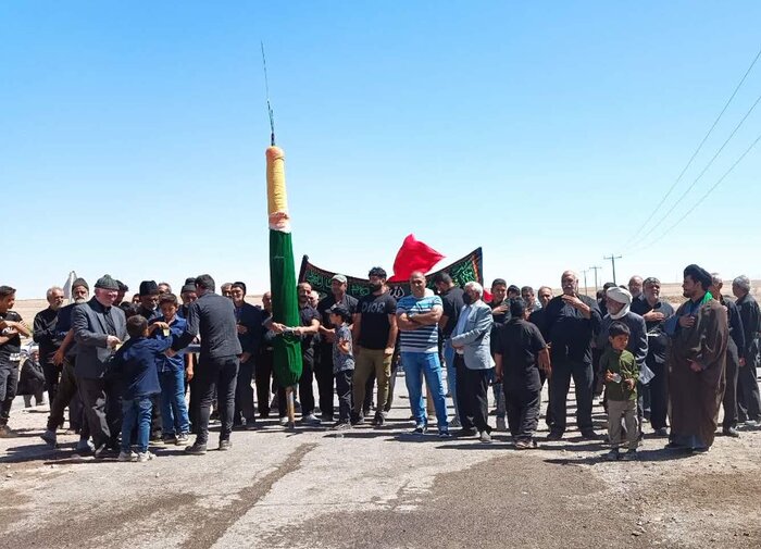 "عَلَم خبری" در روستاهای مشهد، خردهآیینی مذهبی در قاب تاریخ