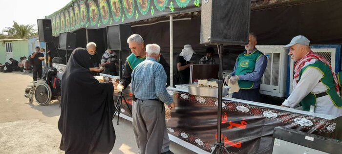 خدماترسانی جهادی موکبها به زوار اربعین در مرز خسروی