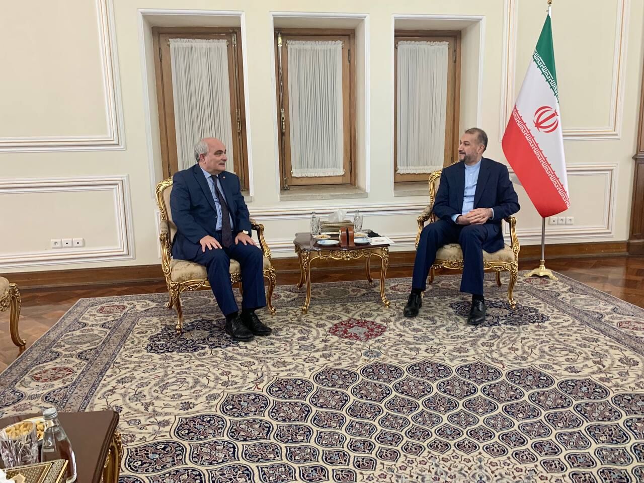 Глава МИД Ирана принял посла РФ по случаю завершения миссии в Тегеране