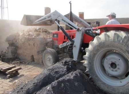 تخریب کوره های زغالگیری آلاینده در استان تهران   تخریب کوره های زغالگیری آلاینده در استان تهران