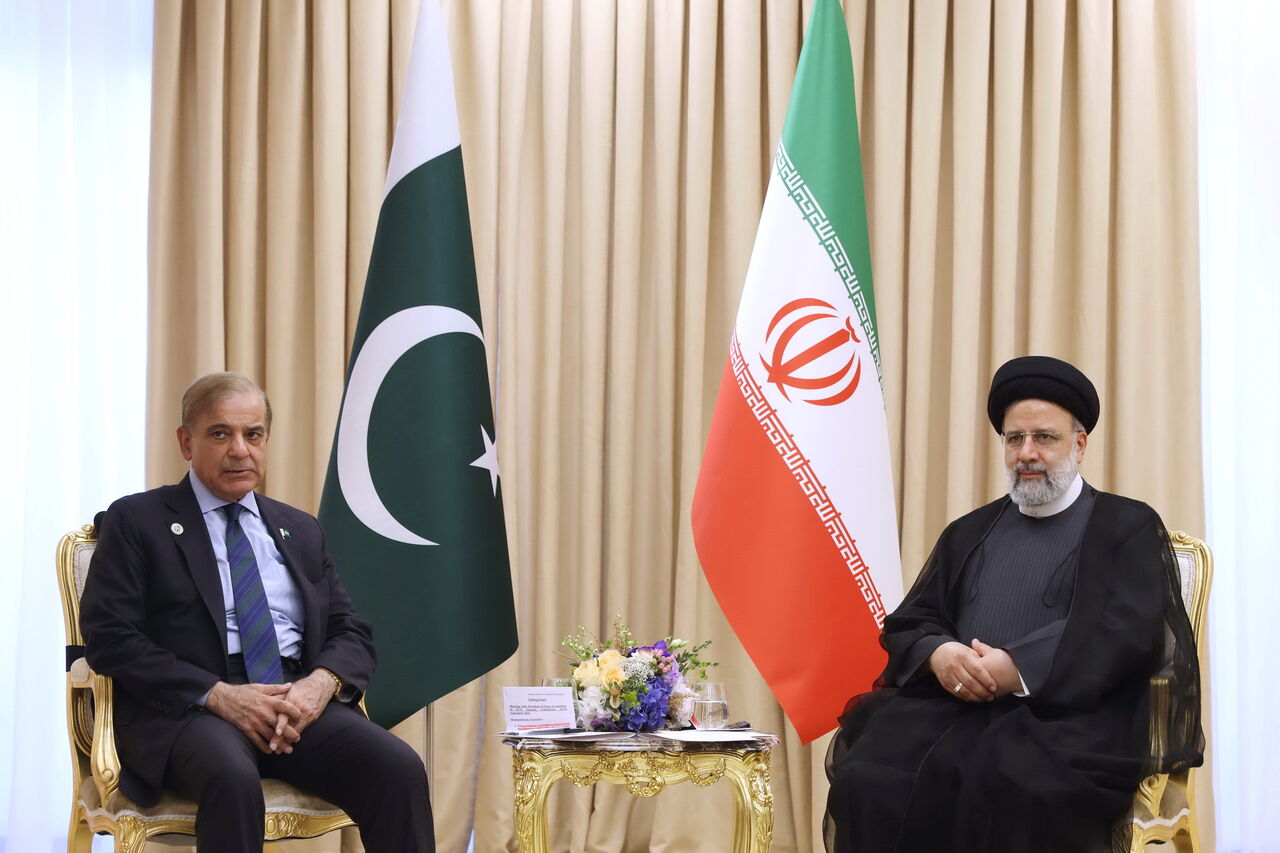 رئیسجمهور: ایران برای گسترش روابط با پاکستان حد و مرزی قائل نیست