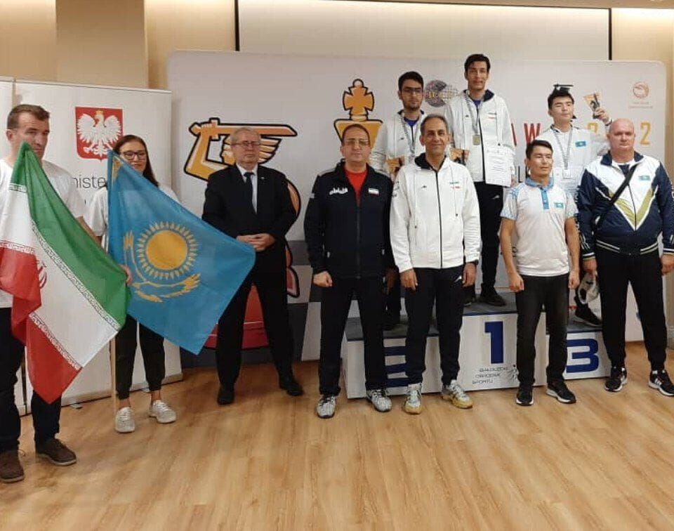 سماعت سے محروم ایرانی شطرنج کھیلاڑی نے عالمی مقابلوں کا ٹائٹل جیت لیا