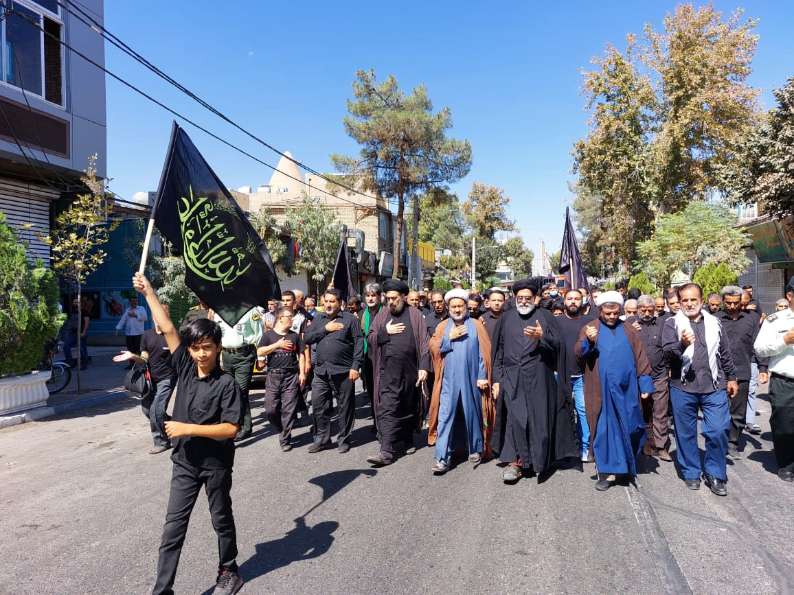 راهپیمایی جاماندگان اربعین در ورامین برگزار شد