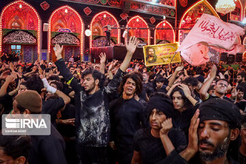 Arbaeen night mourning in Karbala