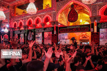 Arbaeen night mourning in Karbala