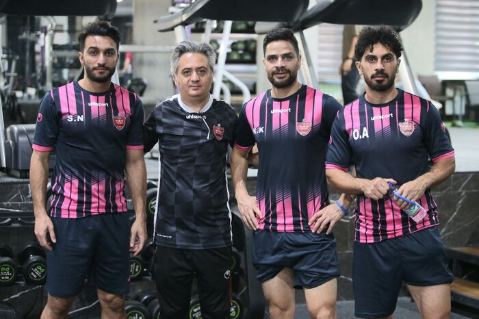 خصوصی سازی سرخآبیها/کسب طلا و برنز از مسابقات کشتی آزاد قهرمانی جهان