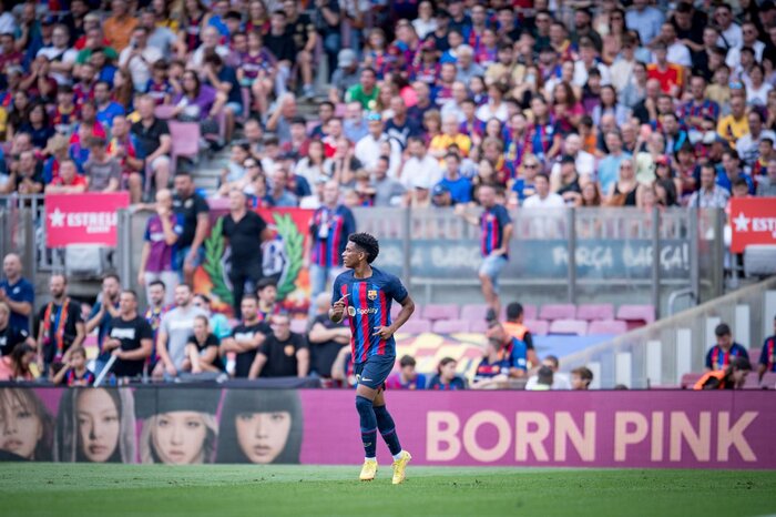 صدرنشینی بارسا تا ۲۴ ساعت آینده/ شاگردان ژاوی چشم انتظار دربی مادرید