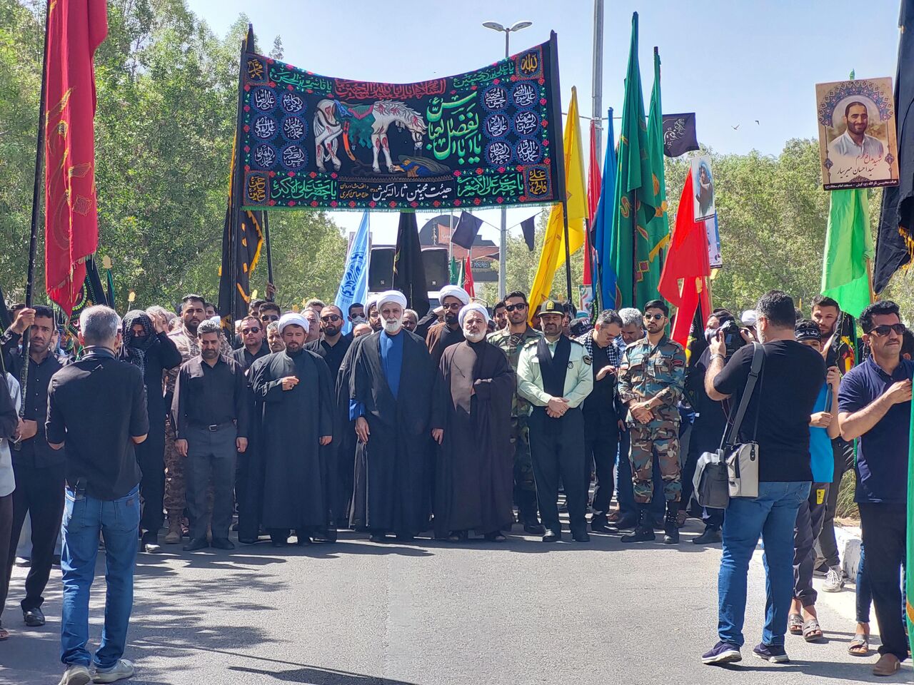 نوای «لبیک یا حسین(ع)» جاماندگان اربعین در کیش طنین انداز شد