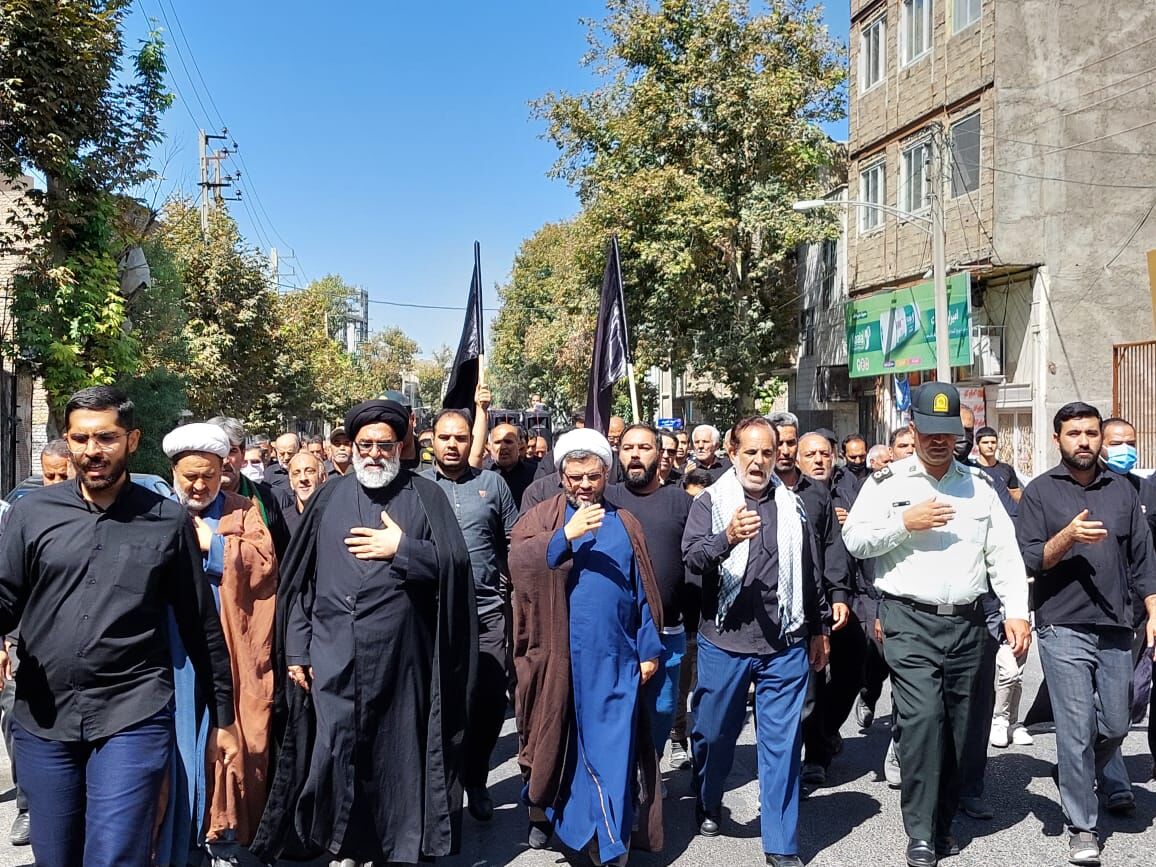 راهپیمایی جاماندگان اربعین در ورامین برگزار شد