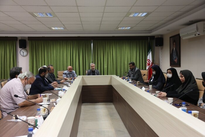 رونمایی از آلبوم «آوای سرخ هامون» و باز نشر «شهادتنامه عشاق»