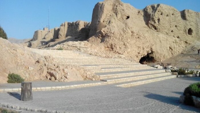 جیب خالی میراث برای ۲ قلعه‌ ۳ هزار ساله شهر کرمان
